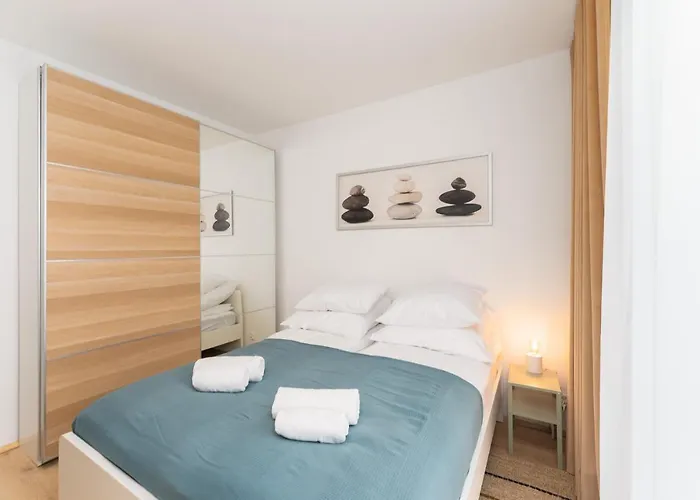 Submarine Surfingbird アパート ジビジノ