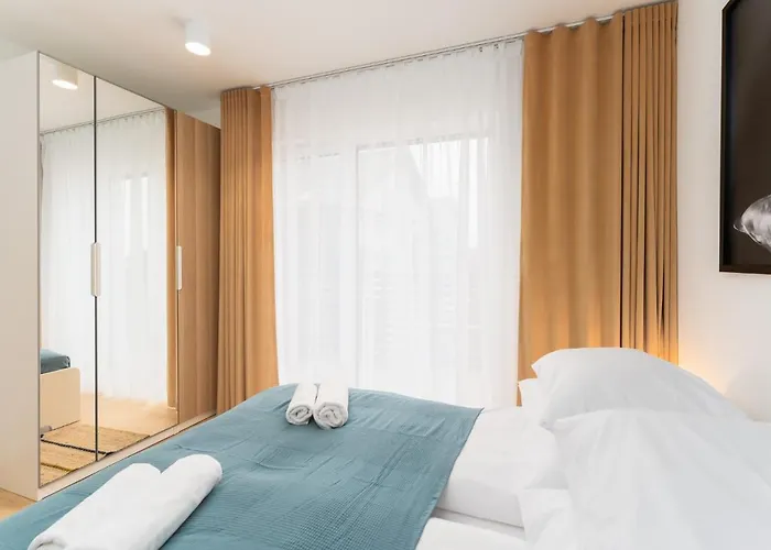 Submarine Surfingbird アパート